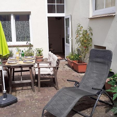 1-Zimmer-Apartment-2-Hochparterre Lubeck Bagian luar foto
